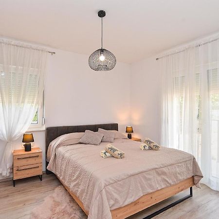 Ferienhaus Fuer 4 Personen Ca 74 Qm In Medulin, Istrien Suedkueste Von Istrien Dış mekan fotoğraf