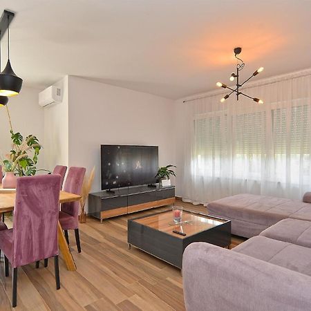 Ferienhaus Fuer 4 Personen Ca 74 Qm In Medulin, Istrien Suedkueste Von Istrien Dış mekan fotoğraf